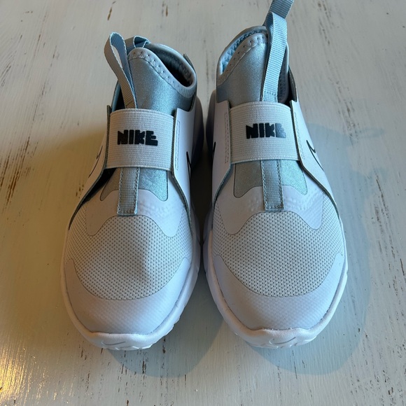 Youth Nike Flex Runner 2 Tennis Shoe Sneakers - Picture 3 of 10